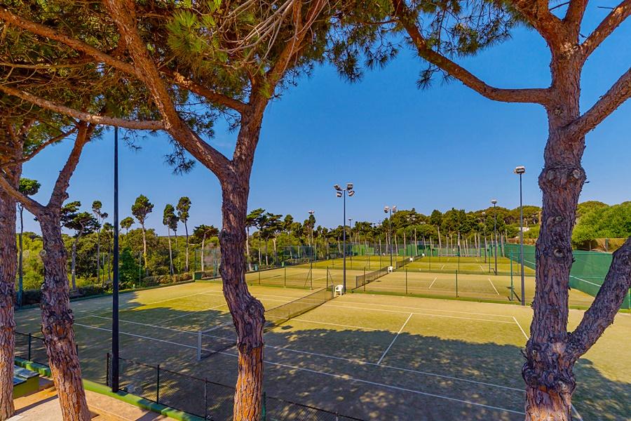 Aparthotel Aluasun Far Menorca S'Algar Esterno foto