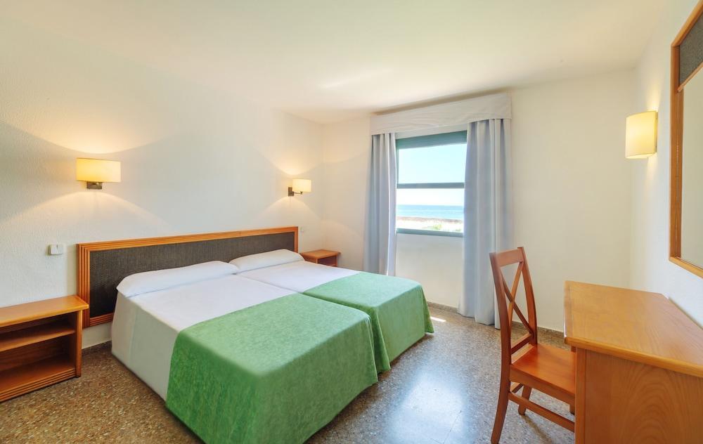 Aparthotel Aluasun Far Menorca S'Algar Esterno foto