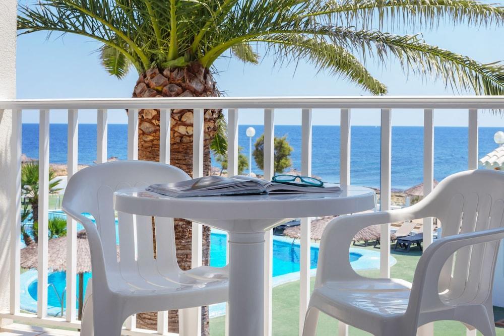 Aparthotel Aluasun Far Menorca S'Algar Esterno foto