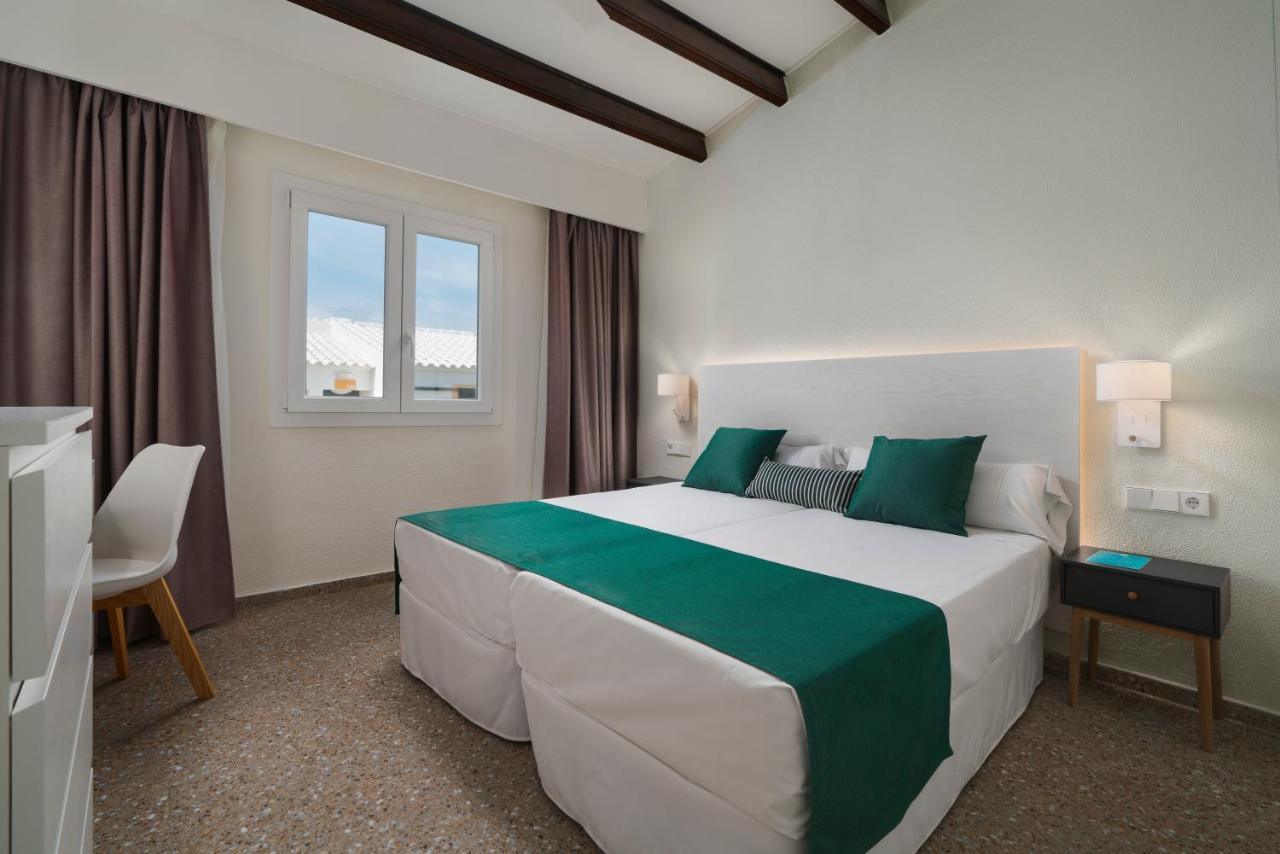 Aparthotel Aluasun Far Menorca S'Algar Esterno foto
