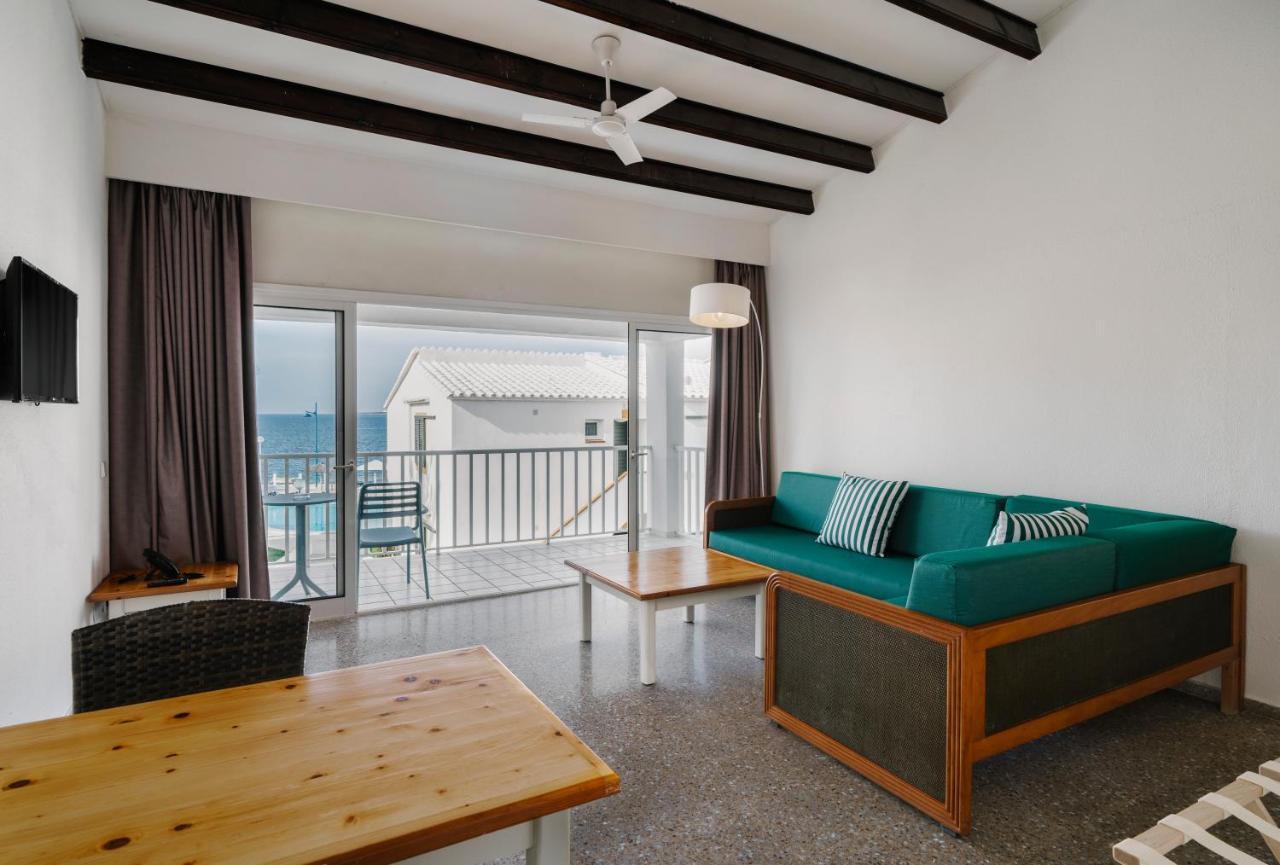 Aparthotel Aluasun Far Menorca S'Algar Esterno foto