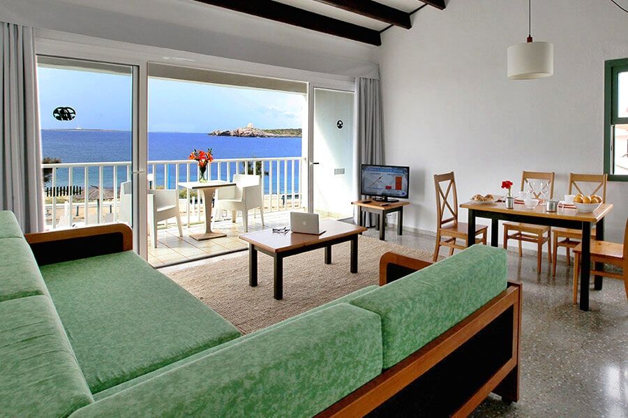 Aparthotel Aluasun Far Menorca S'Algar Esterno foto