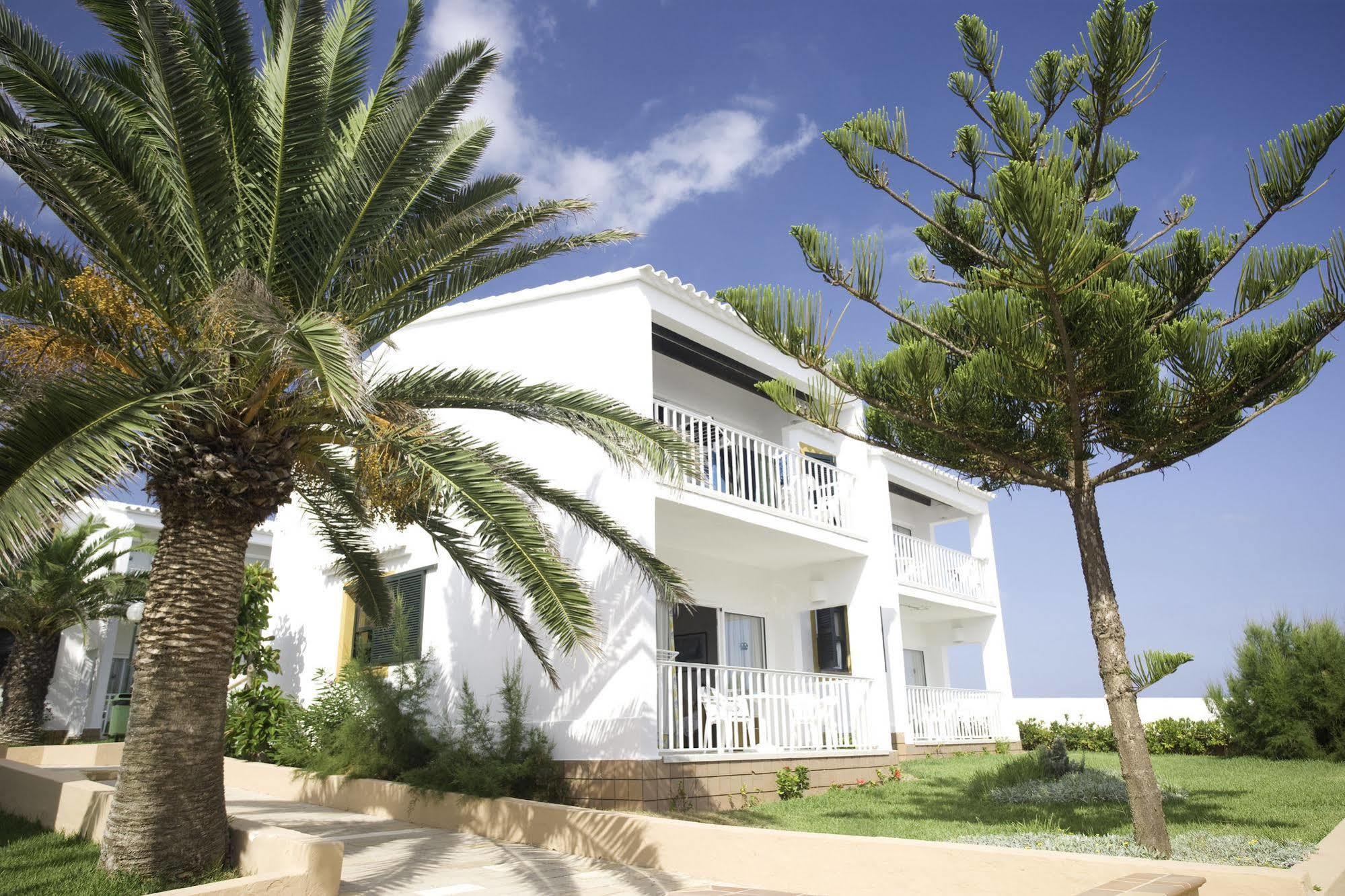 Aparthotel Aluasun Far Menorca S'Algar Esterno foto
