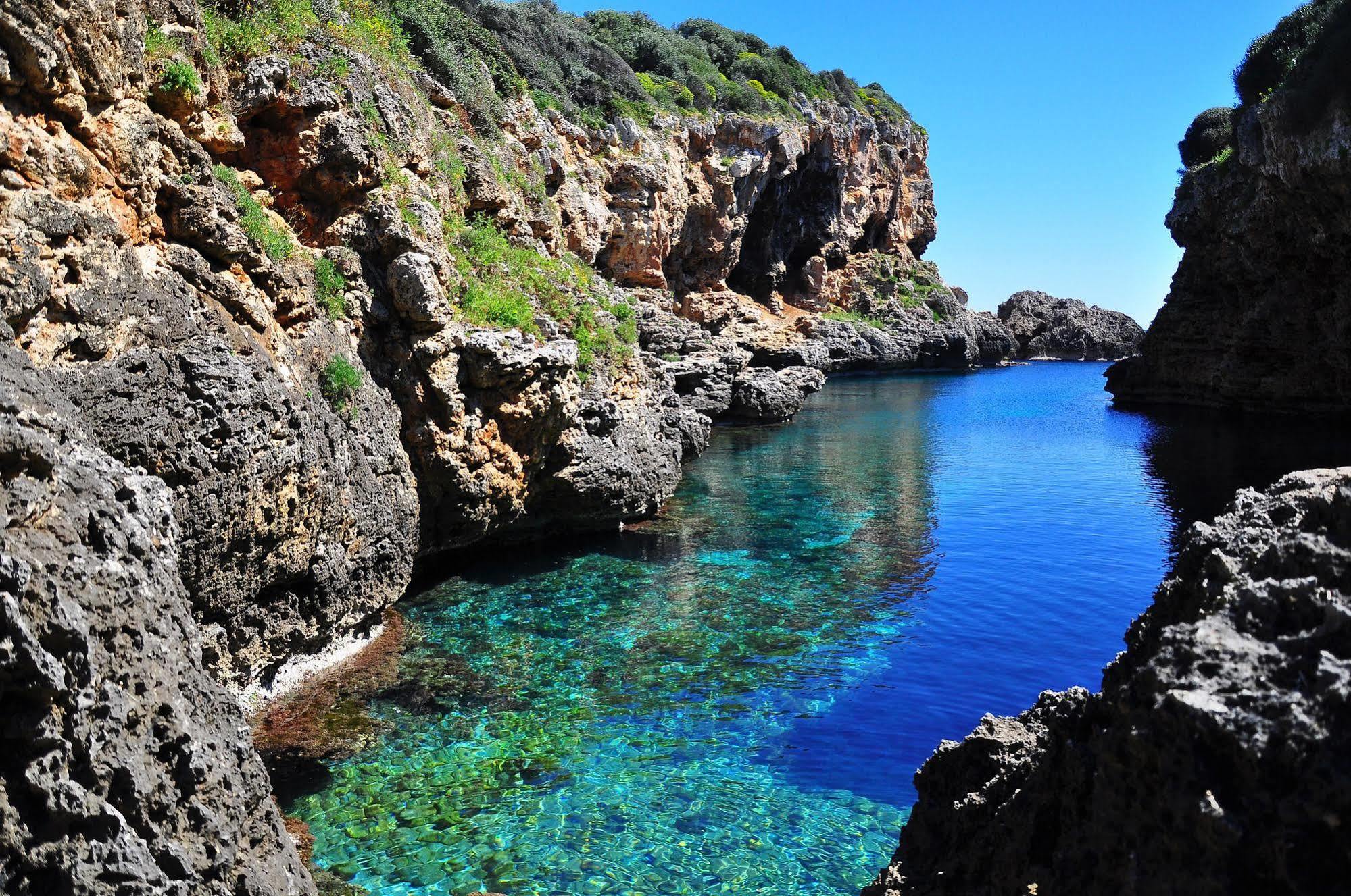 Aparthotel Aluasun Far Menorca S'Algar Esterno foto