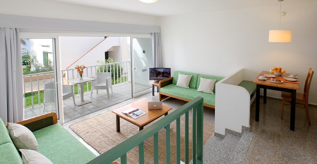 Aparthotel Aluasun Far Menorca S'Algar Esterno foto